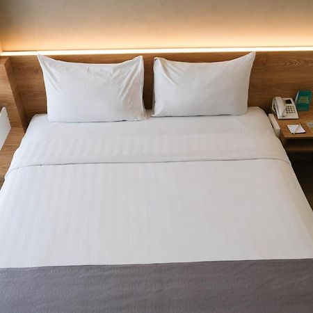 Allstay Hotel Semarang Simpang Lima Luaran gambar